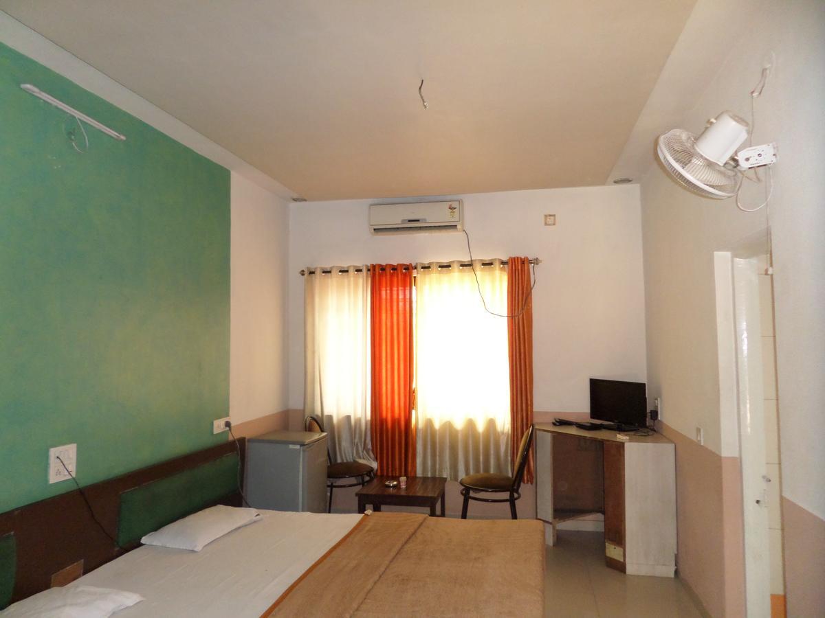 Hotel Ayodhya Nashik Esterno foto