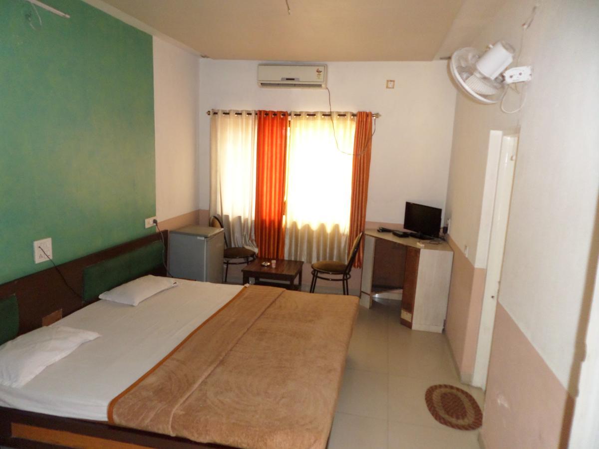 Hotel Ayodhya Nashik Esterno foto