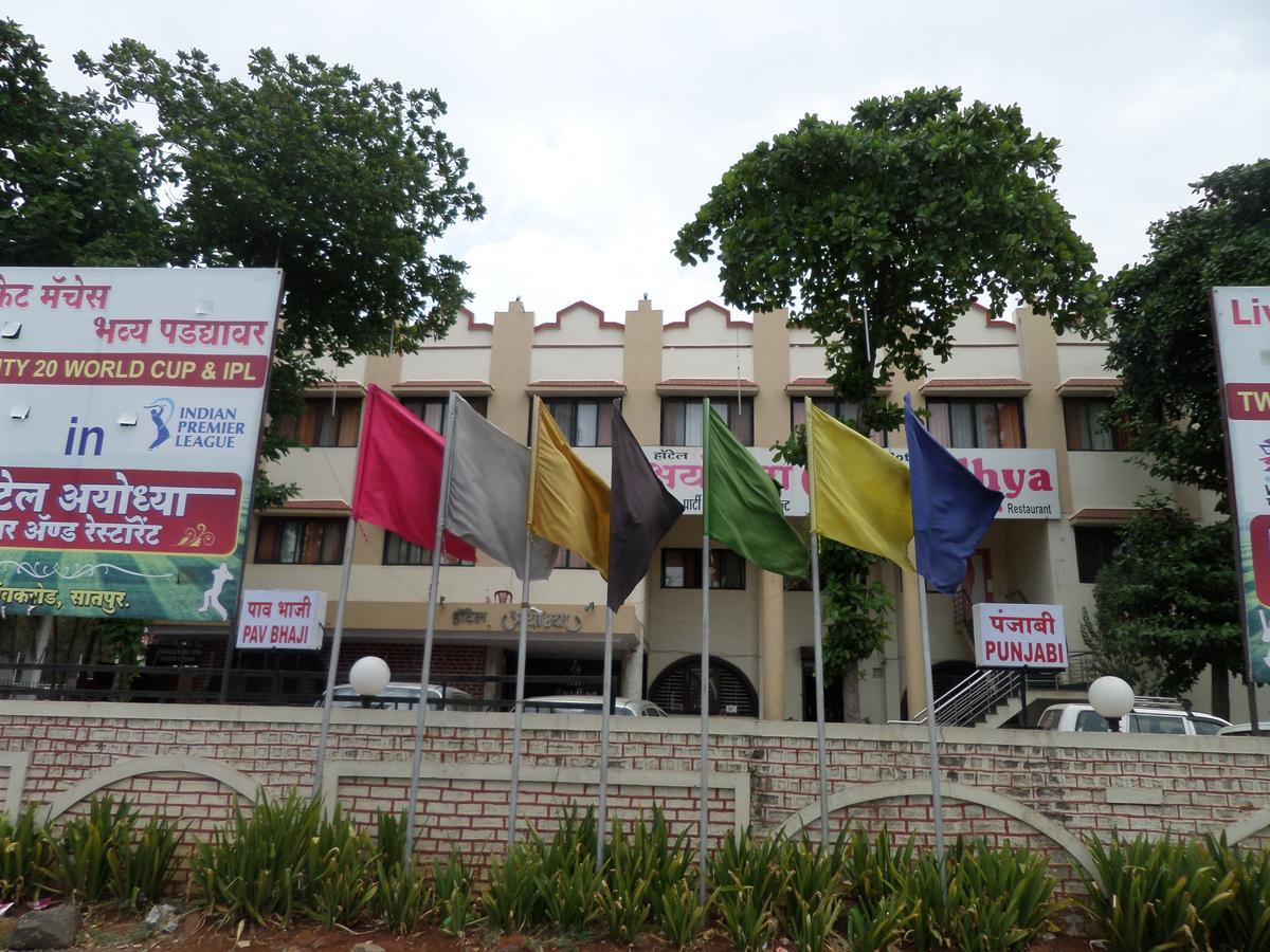 Hotel Ayodhya Nashik Esterno foto