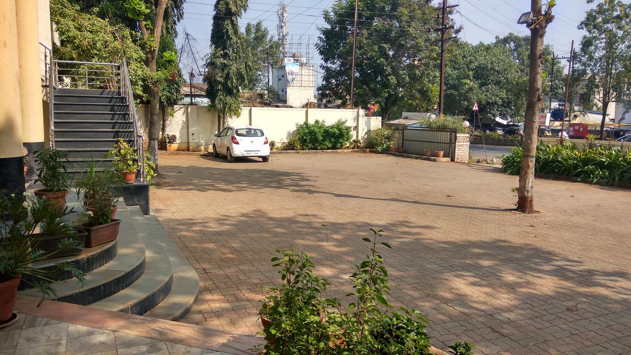 Hotel Ayodhya Nashik Esterno foto